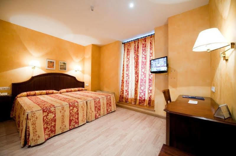 Cordon Hotel 3*
